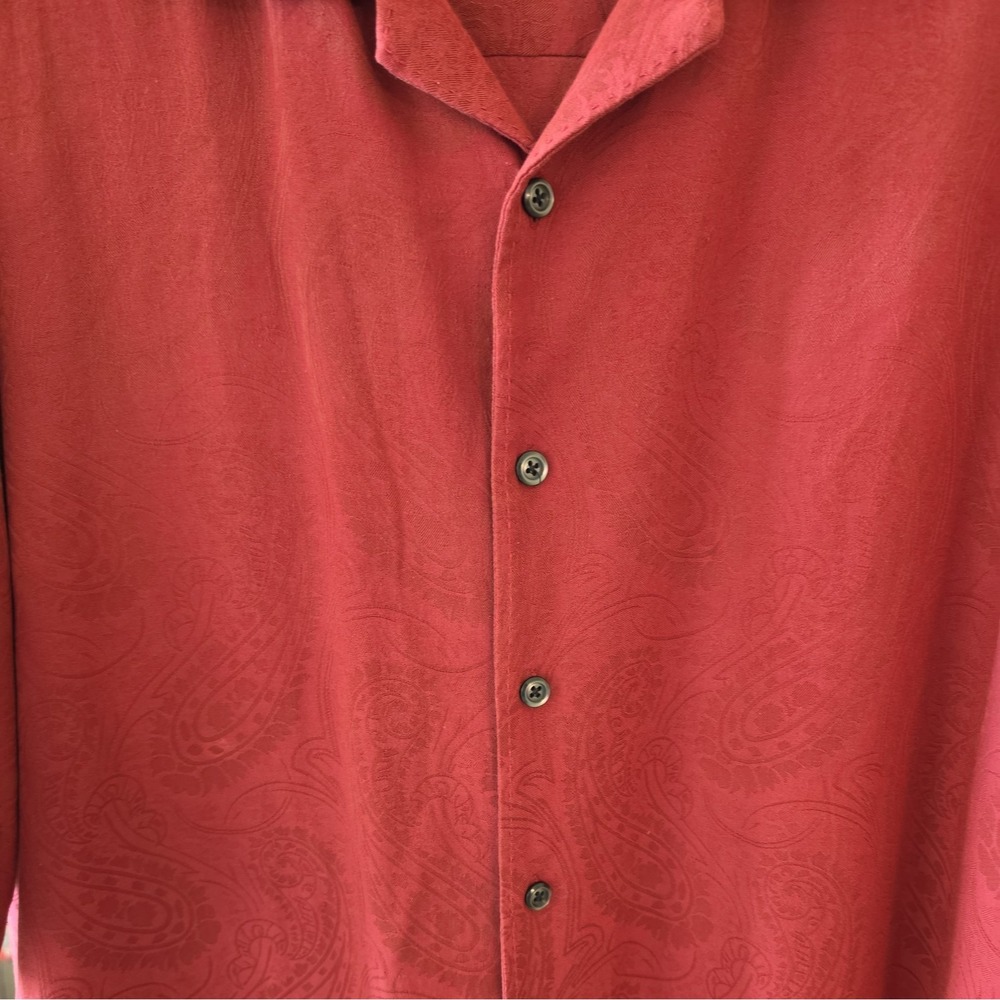 Wilke-Rodriguez Men's Short-Sleeve Silk Blend Camp Shirt in solid black. - Picture 2 of 8